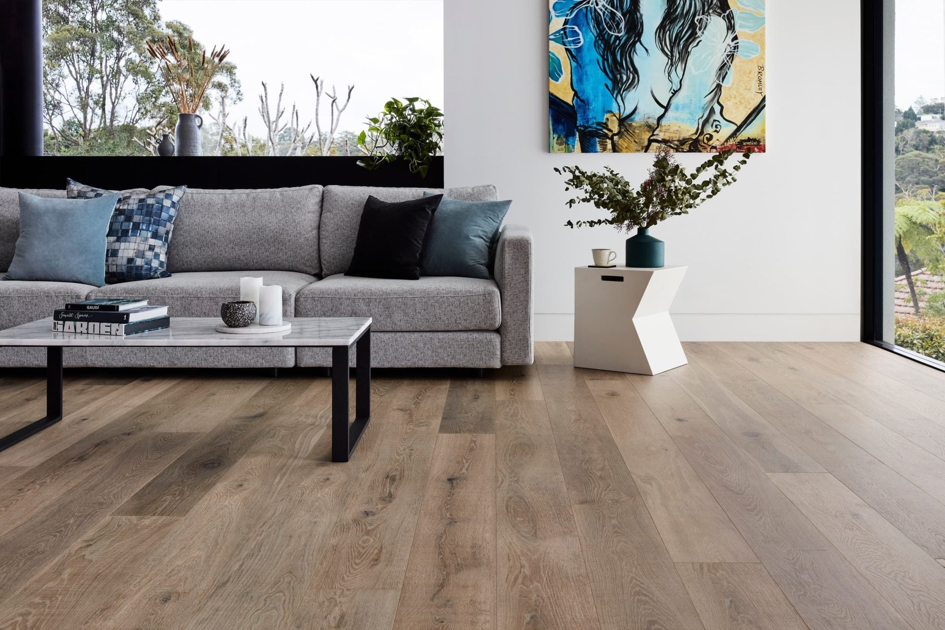 LAMINATE FLOORING